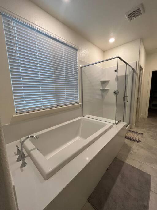 Brand-New, Beautiful & Stylish Home In Sacramento! 外观 照片